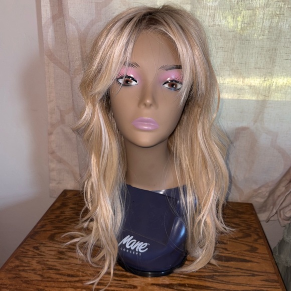 Tressalure California Beach waves- rooted platinum golden blonde - Picture 3 of 13
